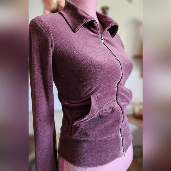 Armani Exchange velour zip-up jacket. Size extra small. - Picture 3 of 7